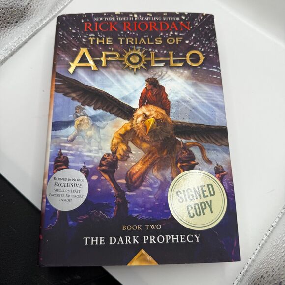 The Trials of Apollo The Dark Prophecy Book Two SIGNED AUTOGRAPHED Rick Riordan - Picture 7 of 8